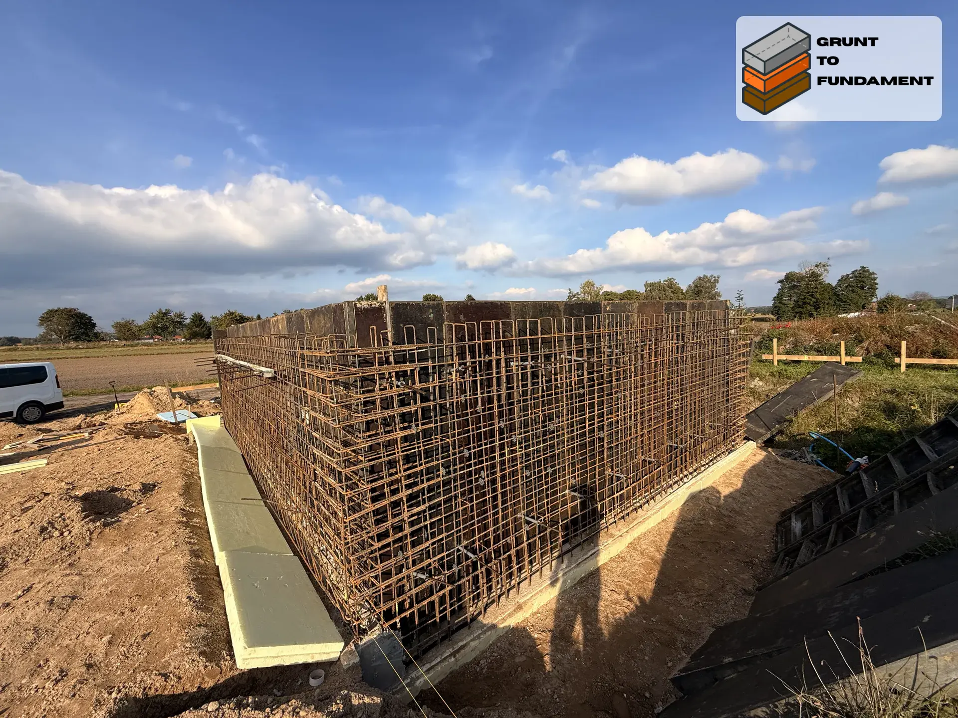 Płyta fundamentowa z garażem żelbetowym - Obrzebin 206m² — zdjęcie 2